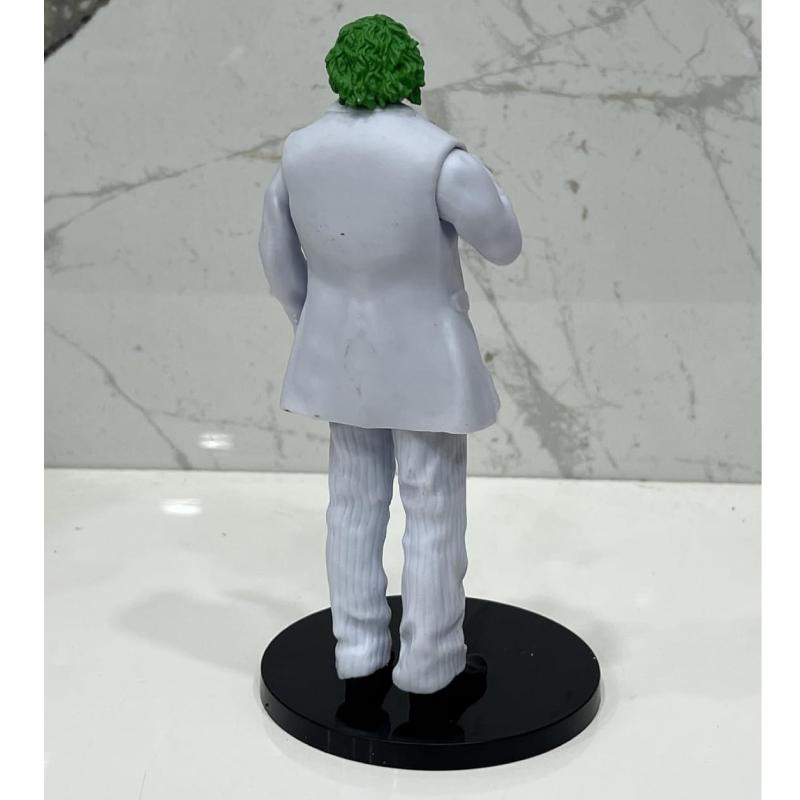 اکشن فیگور جوکر دی سی سفید طرح McFarlane - Image 4