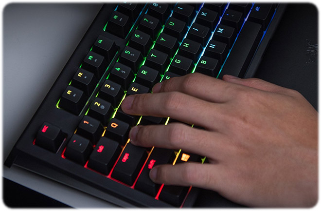 خرید کیبورد ریزر Chroma V2 Tournament Green Switch - Image 9