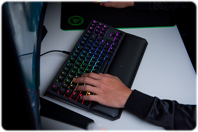 خرید کیبورد ریزر Chroma V2 Tournament Green Switch - Image 10